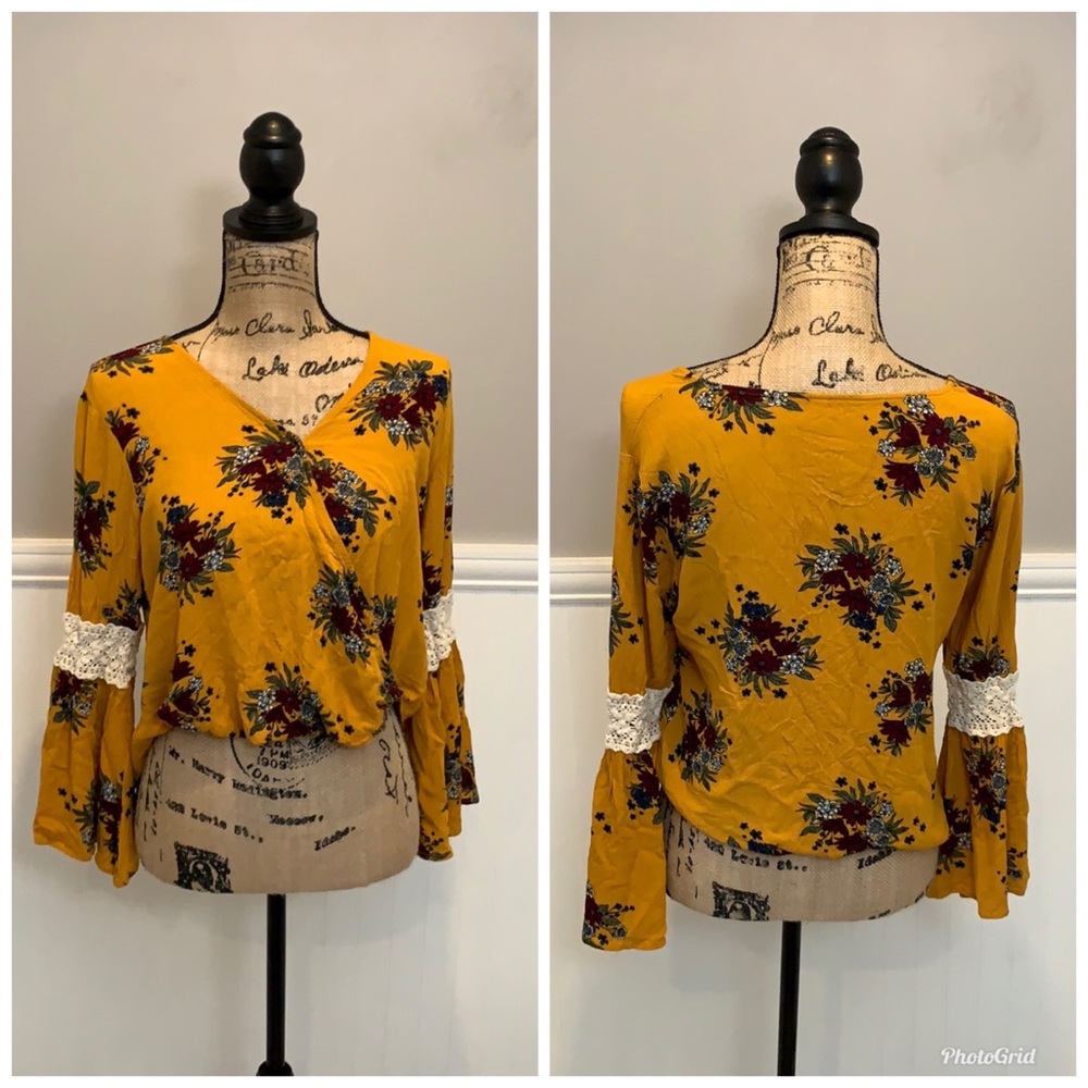 ⭐️ 7 for $25 ⭐️ Floral Boho Top